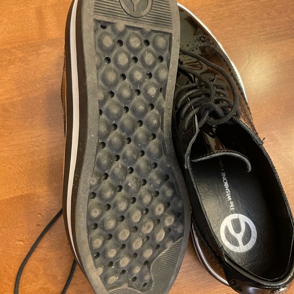 Black Leather Sneakers
Whishbone - Picture 3 of 6